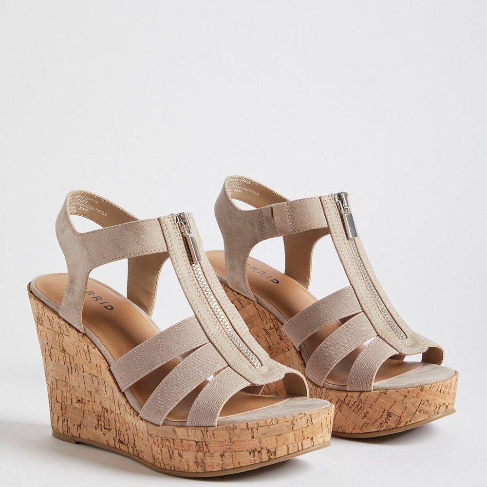 TORRID GOTH BOHO STRETCH FRONT ZIP WEDGE NUDE 8.5 (WW)